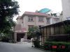该工程采用“云峰”牌抗裂耐水彩玉腻子与建筑设计色相相符的彩玉真石漆配套新工艺施工。使漆面永无裂纹。形成了底面同色合一永不褪色的叠式抗裂结构。达到了极佳的饰面装饰效果和对墙面极好的永久保护作用。