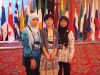 2008��8��5�գ���ЪƬ�̣���Dewan Bahasa dan Pustaka����¡�¹������ĳ���֣�SitiŮʿ����һ����Hasnah��ʿ���Ҷ�����Ӱ����������Ļʽ�ϣ�����������ǰ�š�����֣����Ǻ����ƺ���һ����ʵĸо����ڶ��죬Hasnah����Լ�Һ�Ӱ����λ�ɰ��������������ѣ��Ƿ���羫Ӣ�������Ϻ�����̫ϰ�������ʳ��ϲ�������ġ�����֣������ڼ䣬����һֱϲ�����ҽ�����   