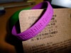 一等奖奖品:紫色神奇手环20个
得奖企业应以此奖品在企业内部继续推行不抱怨,我快乐的活动21天,真正体验不抱怨带来的神奇效果。