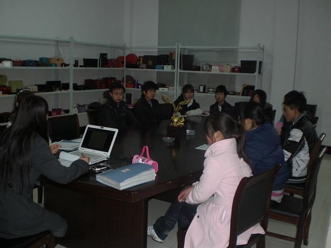 新进员工培训要求_化妆盒