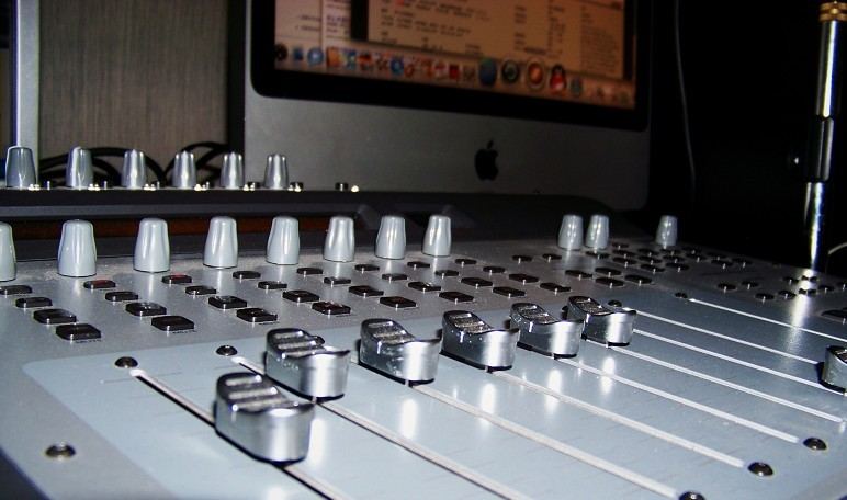 深圳最好的录音棚 深圳专业音乐制作 深圳手机