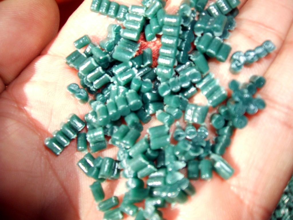 哈尔滨市天龙塑料再生颗粒厂电话131045090