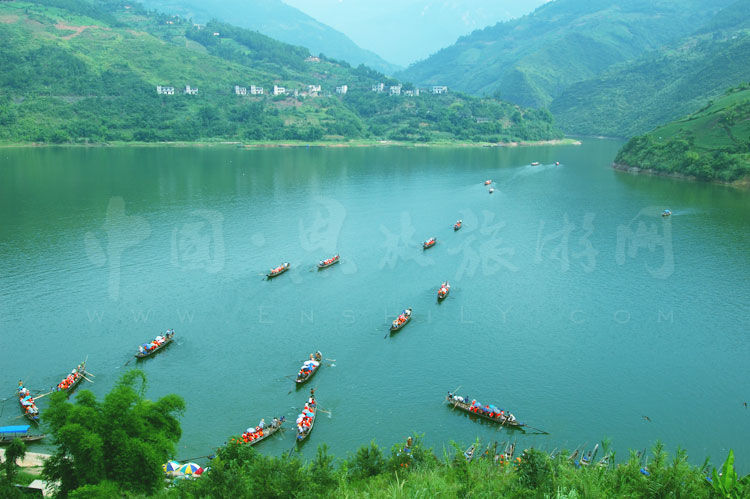 的民族土家族,在土家人的母亲河上,从远古的清江放排