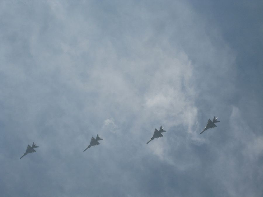 空中加油,强。