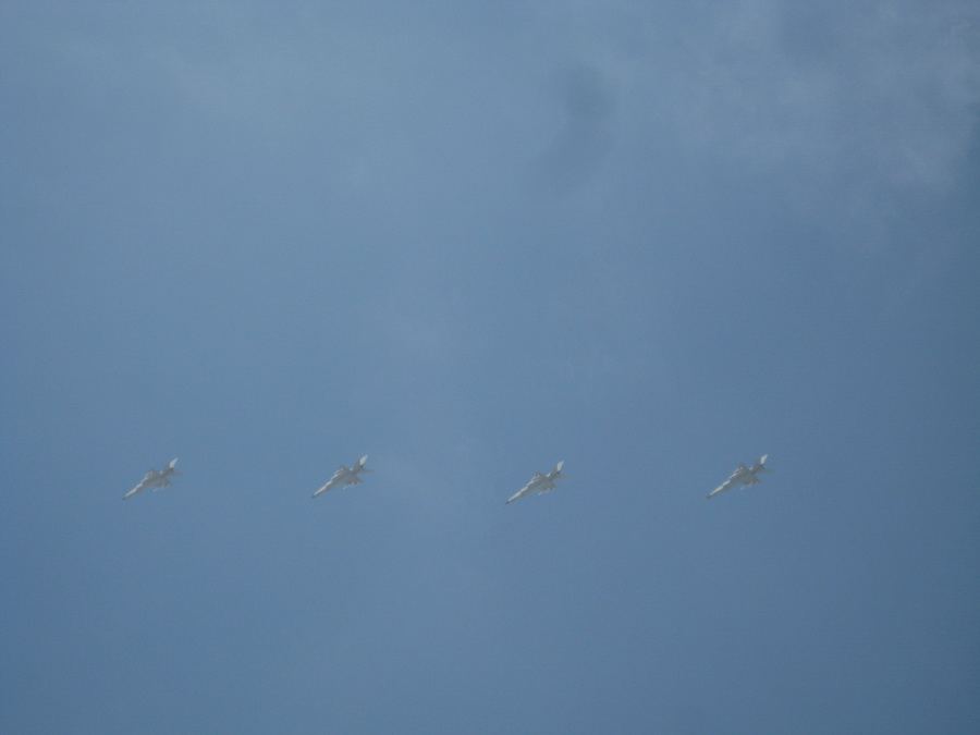 空中加油,强。