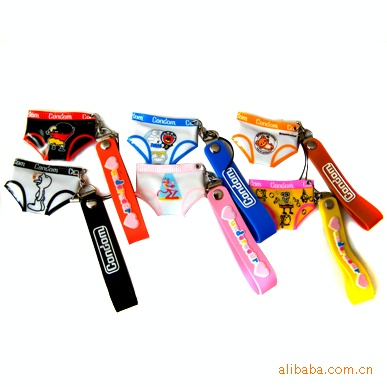 性保健品-调皮套套 礼品安全套 卡通泳裤手机链