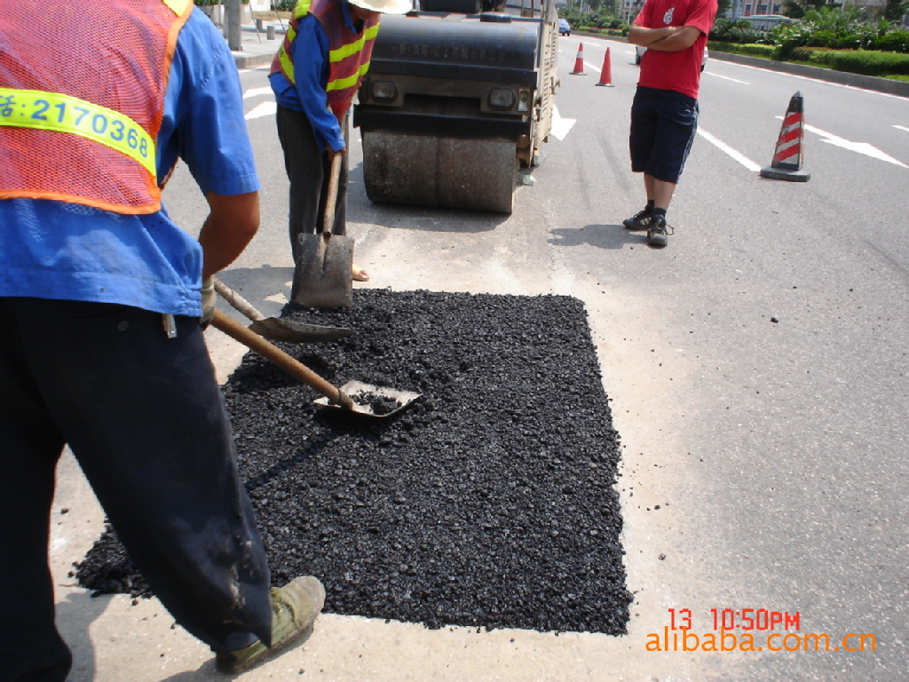 一般公路,市政道路,机场,跑道,桥梁等各种路面的修补与养护