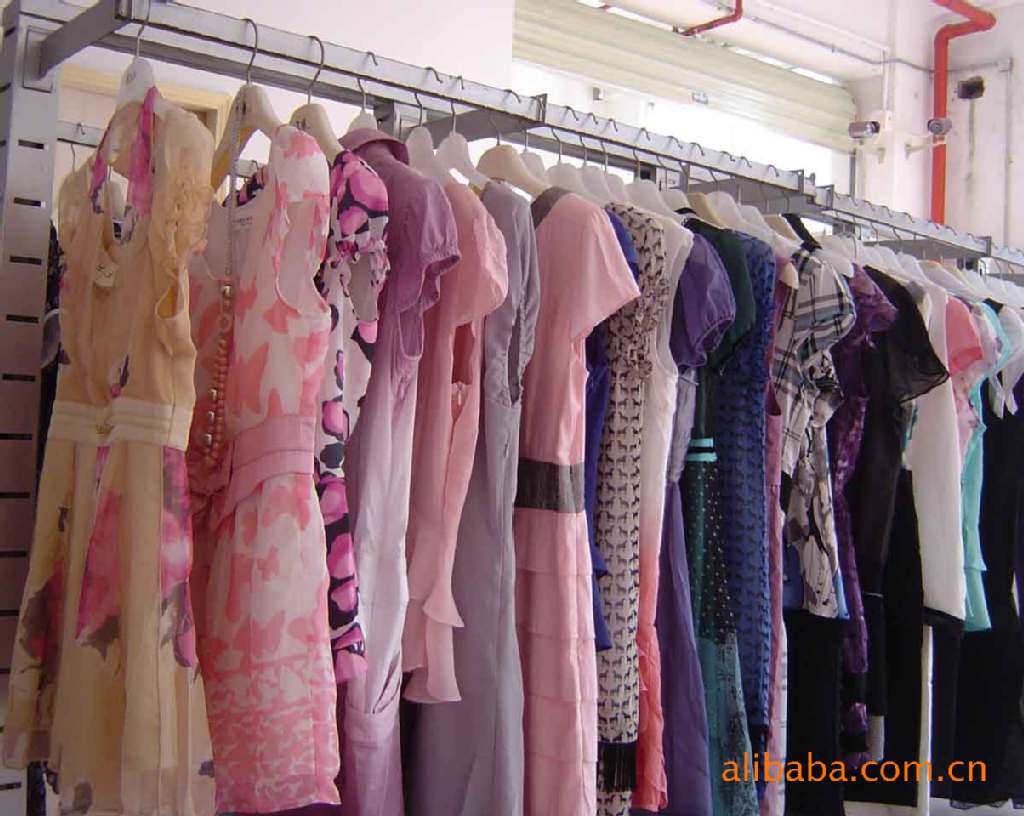 <em>批发</em>采购连衣裙-自由秀<em>女装批发</em>采购-连衣裙尽