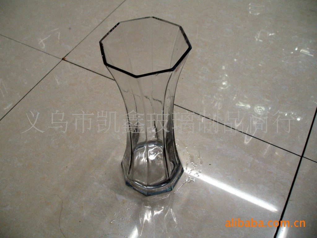【【热卖中】小额批发普通玻璃花瓶 玻璃花瓶