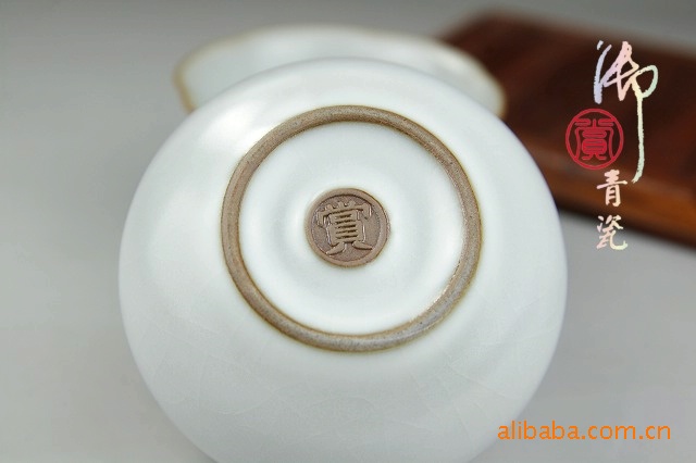 龙泉青瓷、御赏青瓷、哥窑、汝窑月天青釉水缸