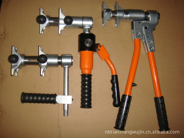 pex管材工具,2012西欧顶级pex管材连接组合工