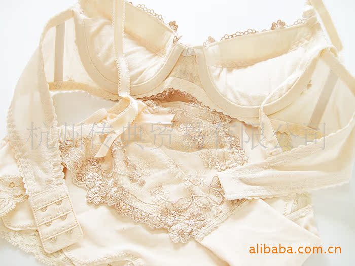 批发优质日单内衣少女<em>文胸</em> 采用<em>日本</em>进口<em>刺绣</em>