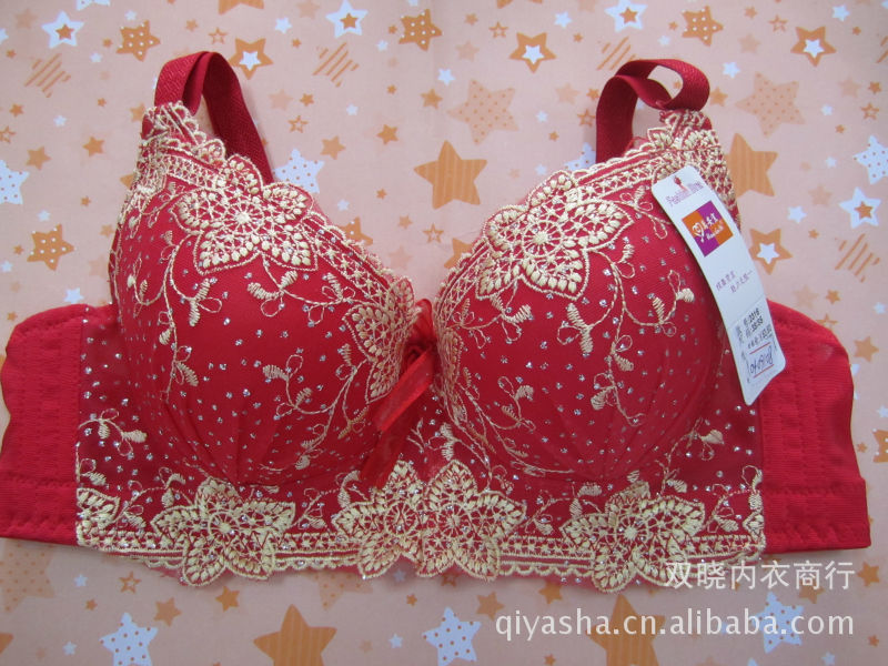 批发采购<em>文胸</em>-万安宜 <em>华丽</em>绣花 厚棉杯罩杯轻松