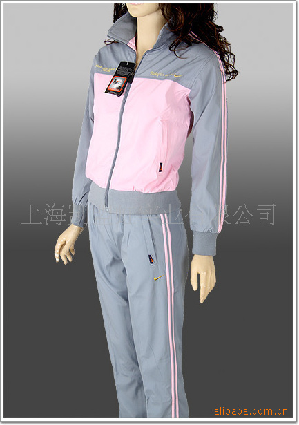 供应定做户外运动服爬山服制作生产户外套装户