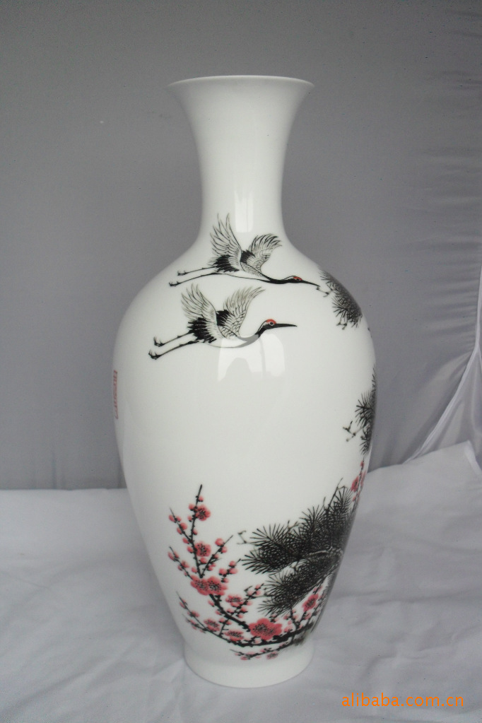 供应孙新水老师作品 松鹤延年长颈梅瓶,国家级大师作品