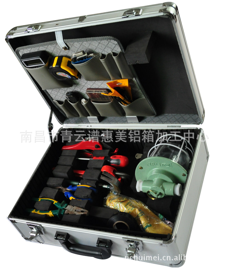 山东大明携手天津大明高效完结车用不锈钢工具箱出口项目