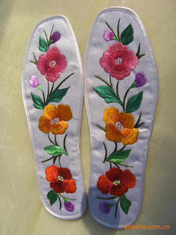 庆阳手工绣花鞋垫 有十二生肖 凤凰 各种花朵 情侣鞋垫