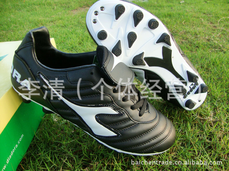 批发采购运动鞋-专业批发足球鞋 迪亚多纳足球