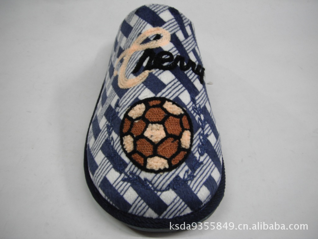 【批发供应新款吹气 家居鞋 包跟毛拖鞋【足球