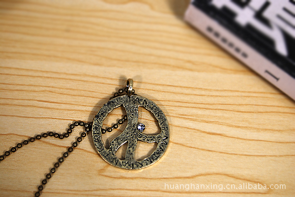 复古合平<em>标志</em>镶钻<em>毛衣</em>链长链饰品H000040幸