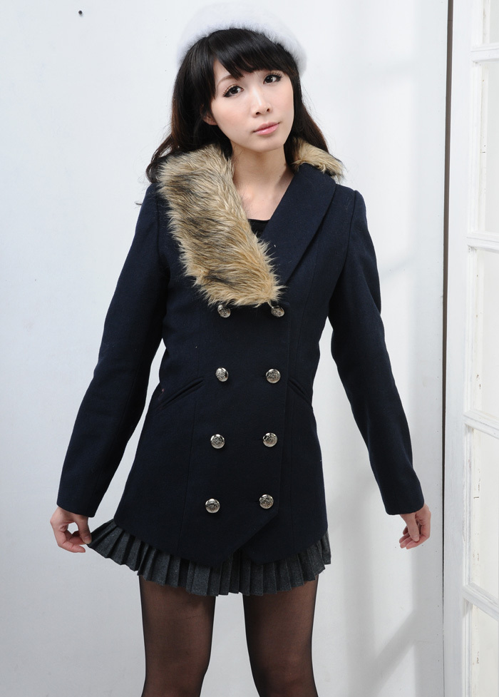 【2011韩版时尚个性修身羊绒大衣 半月型毛领