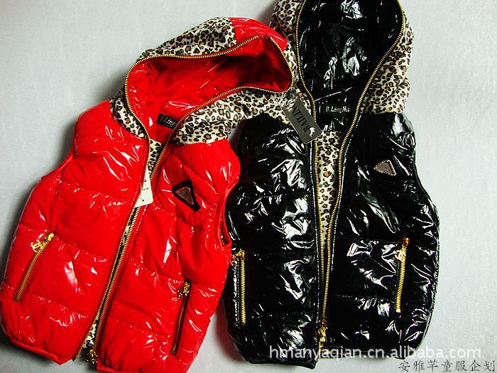 【童装<em>马甲</em>2011 女童<em>中大童</em> 风衣料光面<em>马甲</em> 秋