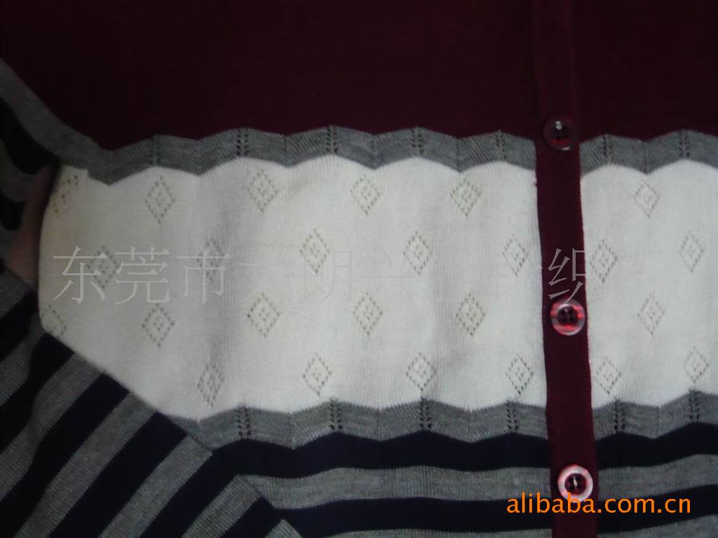 【寻求女式中老年电脑提花<em>长袖开衫毛衣</em>来版来