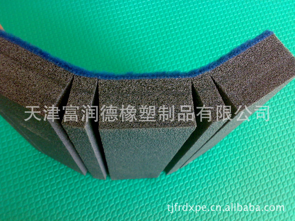 XPE/IXPE卷帘垫。运动垫
