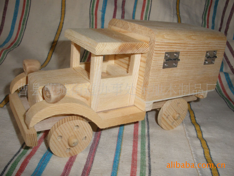 供应木制货车,木制小车,木制工艺品
