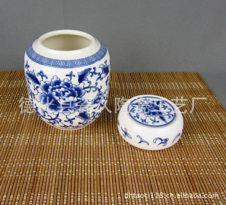 青花牡丹食物罐