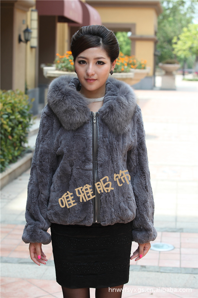 批发<em>供应</em> <em>海宁皮草</em>兔毛<em>外套</em> 带帽狐狸帽檐 女士