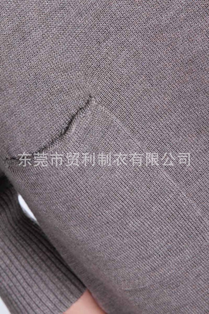 【<em>品牌特价</em>2013<em>羊绒</em>衫波浪褶<em>长款</em>全棉针织衫