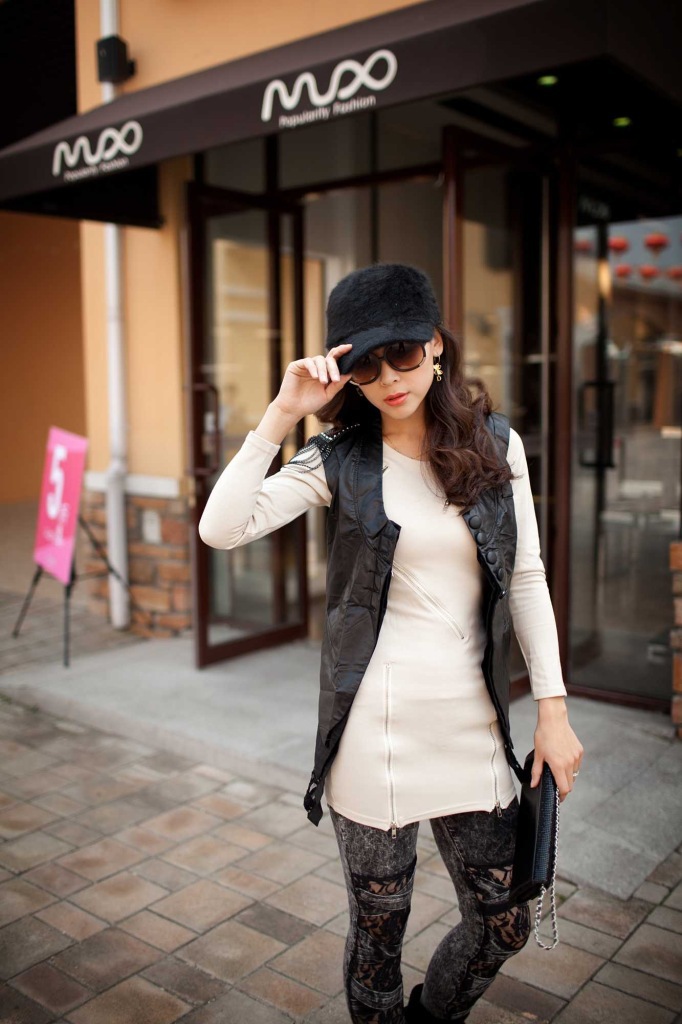 【欧美风格 蕾丝边修身长版PU<em>皮马甲</em> 2011新