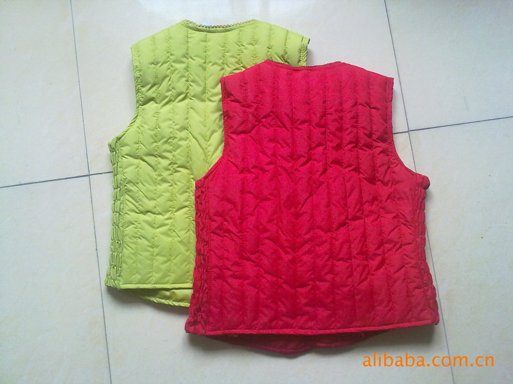 直销 价格优惠 2011年新款热销 <em>男士羽绒马甲</em>】