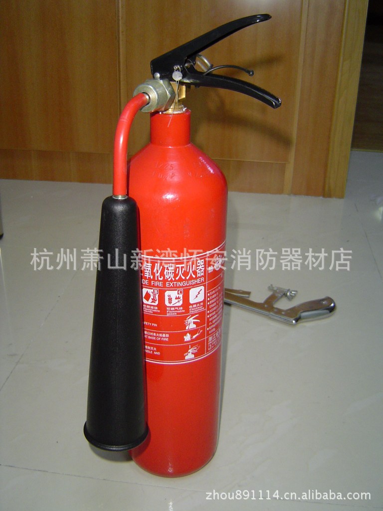 【我店销售各种规格二氧化碳灭火器,型号有2K