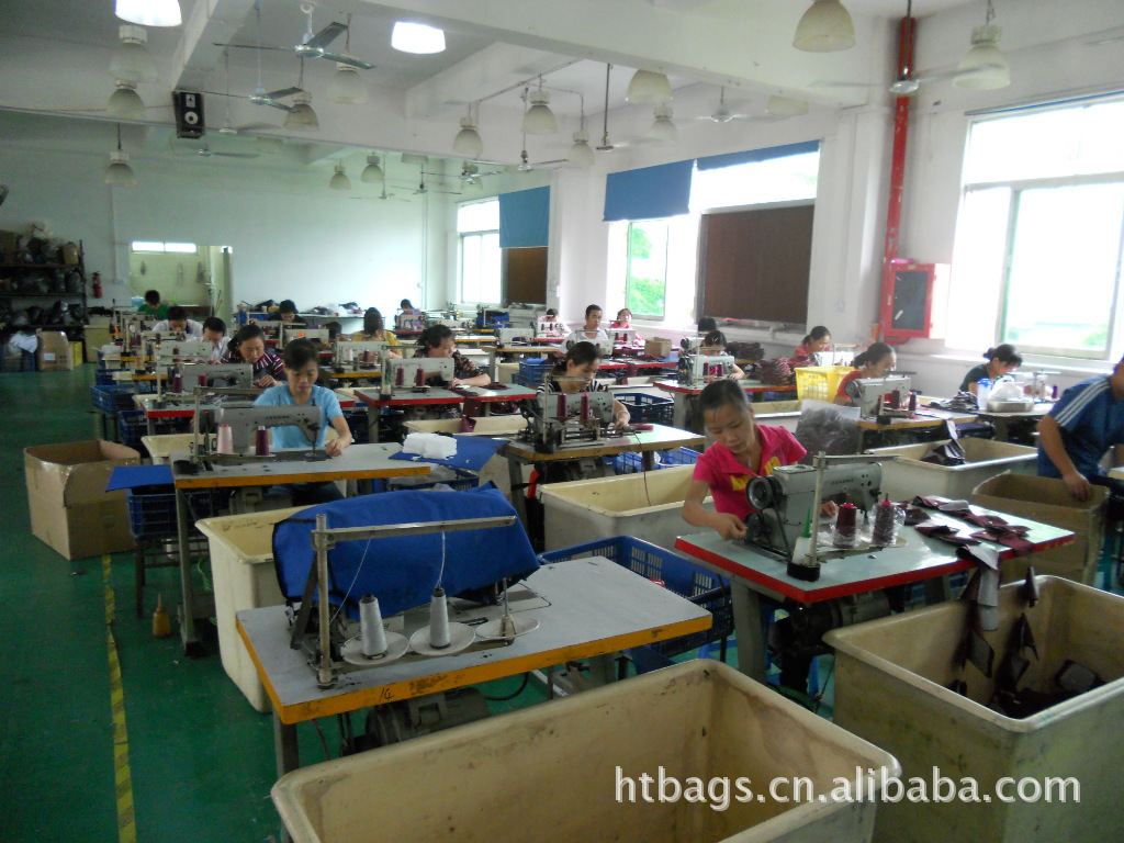 广东深圳手袋箱包加工厂寻求合作各种手袋车缝制品