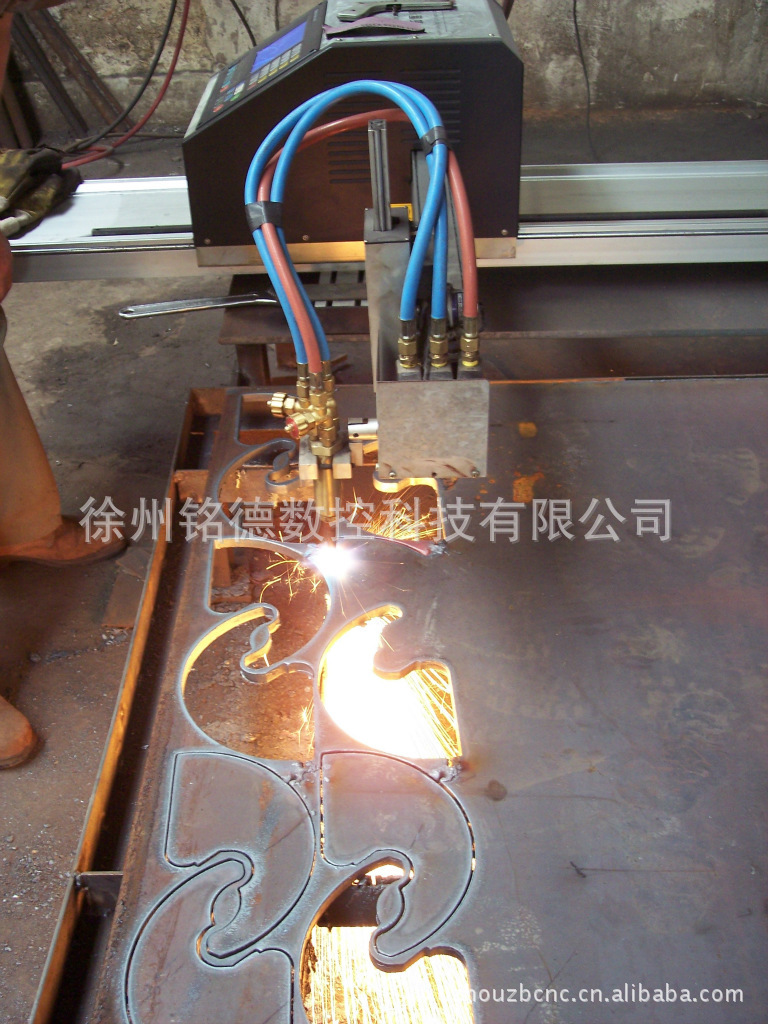 专业生产等离子，数控切割机，火焰下料，厂家直销，新年优惠