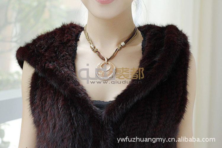 【裘都 2011新款特价批发 水貂<em>皮草马甲</em> 编织带