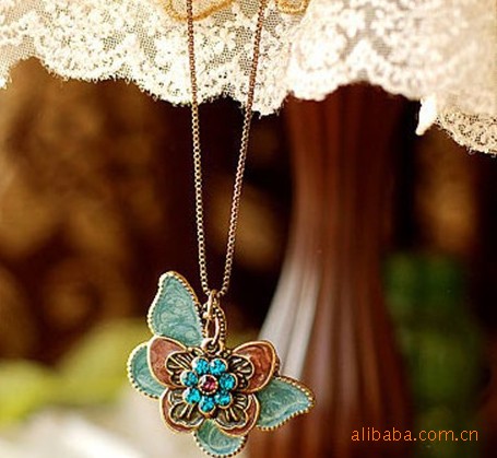 【80095 <em>欧美</em>复古 超美复古<em>风格</em>蝴蝶长链/<em>毛衣</em>