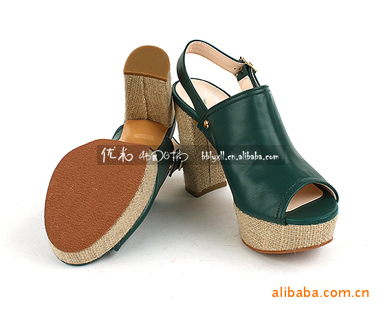 韩国进口品牌<em>Ggg</em> 真皮凉鞋纯色<em>女鞋</em>粗跟水台