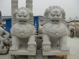 厂家销售大理石石雕工艺品故宫狮