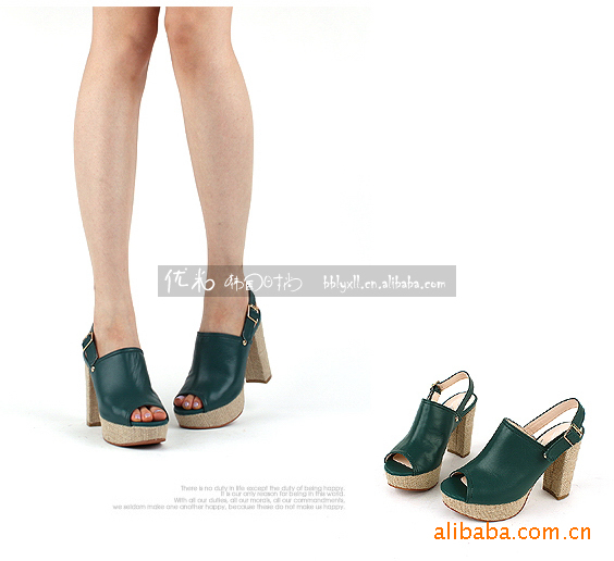 韩国进口品牌<em>Ggg</em> 真皮凉鞋纯色<em>女鞋</em>粗跟水台