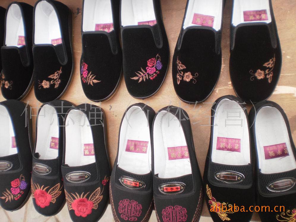 单鞋-老北京布鞋女鞋休闲<em>绣花鞋女</em>单鞋软底老