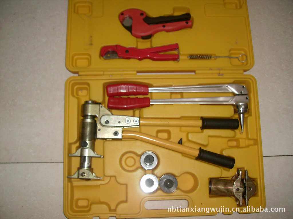 PEX管材工具,2012西欧顶级PEX管材连接组合