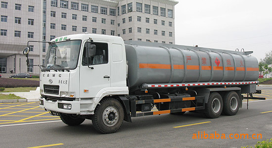 液罐车-供应华菱双桥化工液体运输车-2011新款