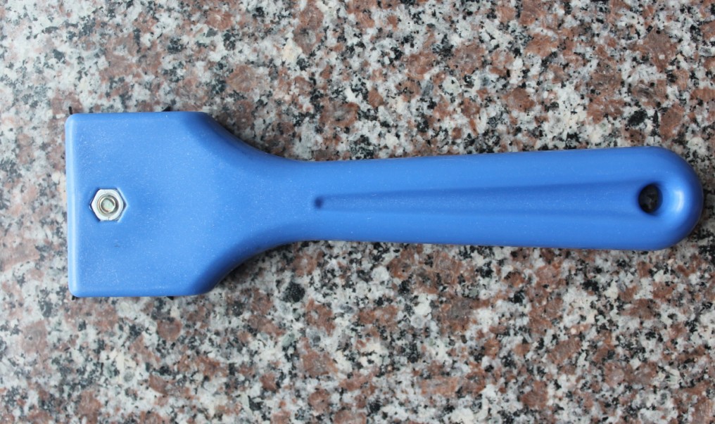 油灰刀-专业生产各种规格及型号塑料手柄65锰