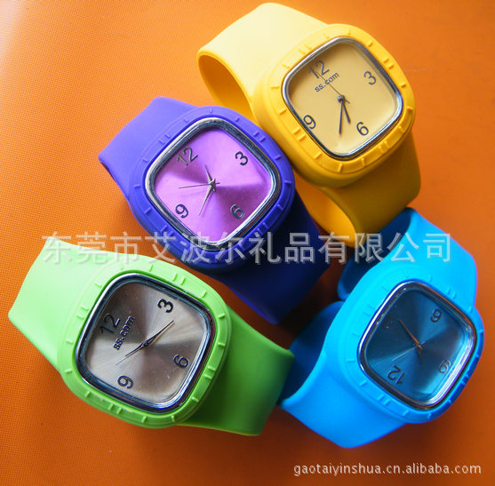 硅胶制品厂商,低价供应硅胶手表 电子数字表 手