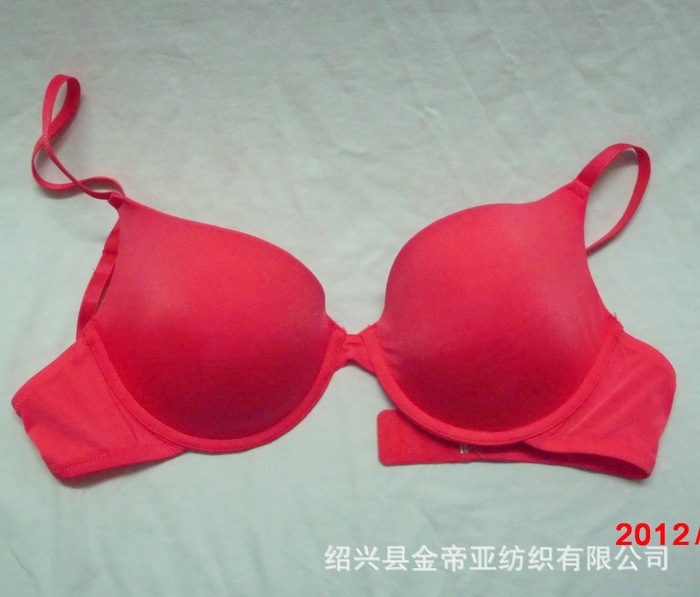 红色光面低<em>开口文胸</em>、外贸出口热销<em>乳罩</em>、义乌