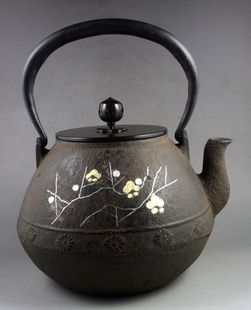 诚招代理:日本百年京都老品牌平安松寿堂 梅象嵌 日本京都铁壶