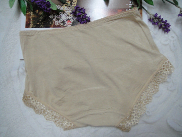 厂女<em>内裤批发</em> <em>竹纤维女士内裤批发</em> 中腰女式内